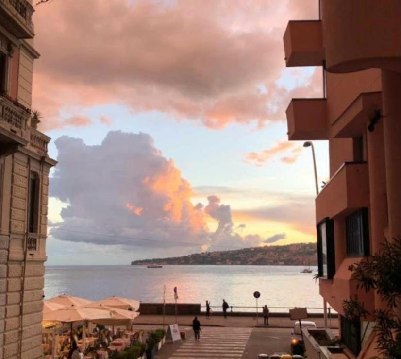Naples Luxury Suites B&B Exteriör bild