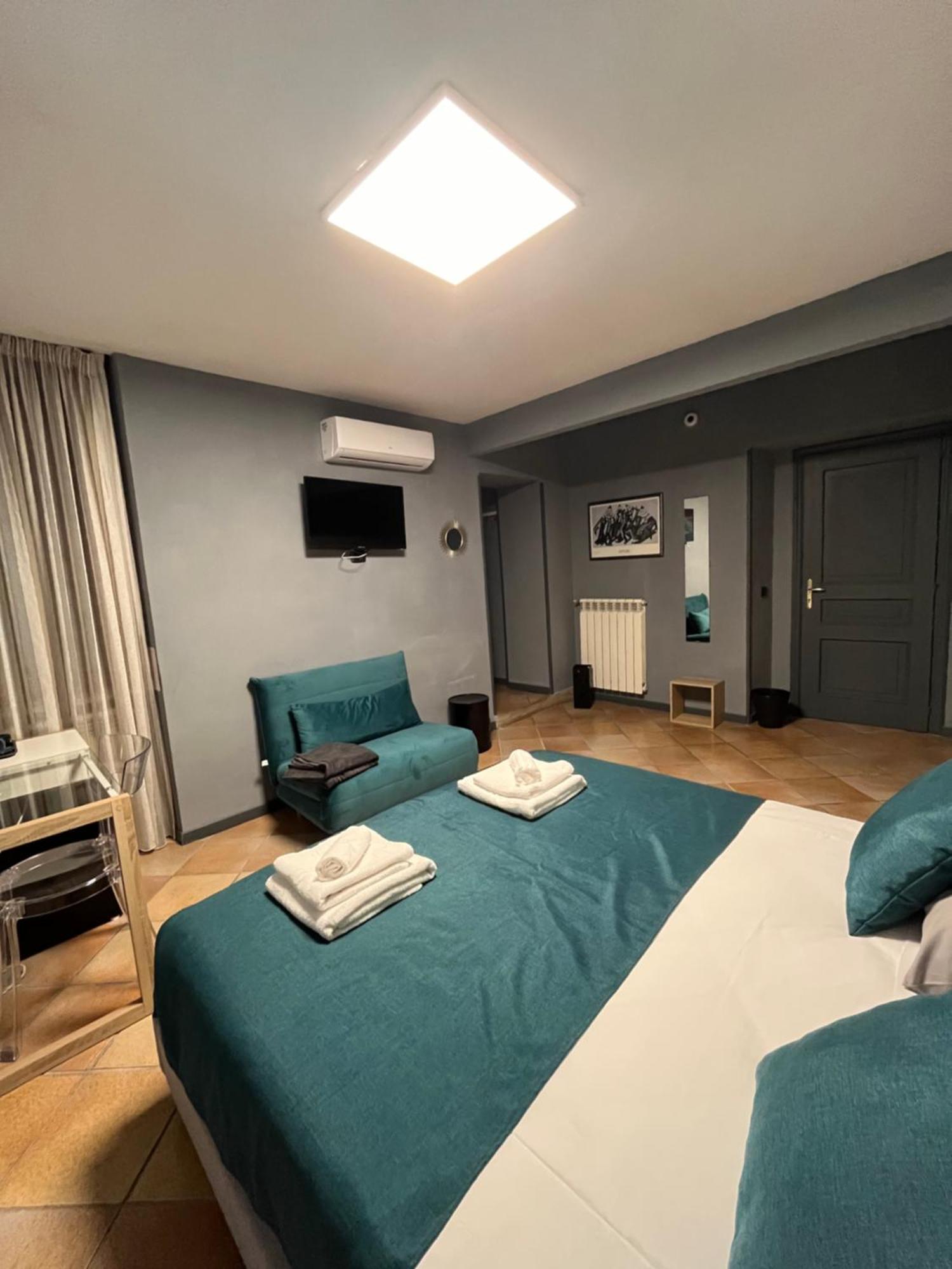 Naples Luxury Suites B&B Exteriör bild
